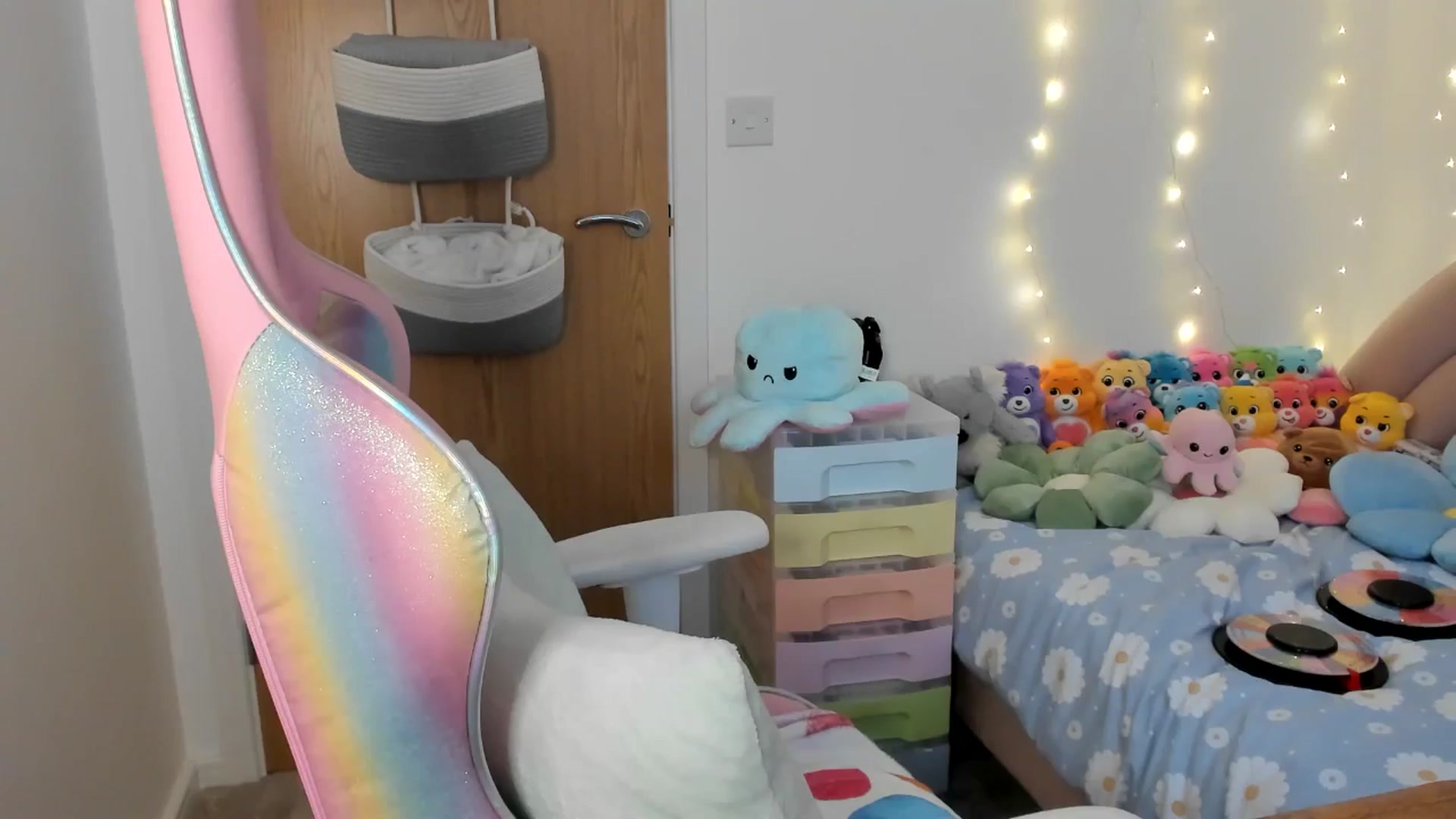 Gallery image thumbnail from JessieBear_'s myfreecams stream on, 02/14/2025, 17:55 image 13 of 20