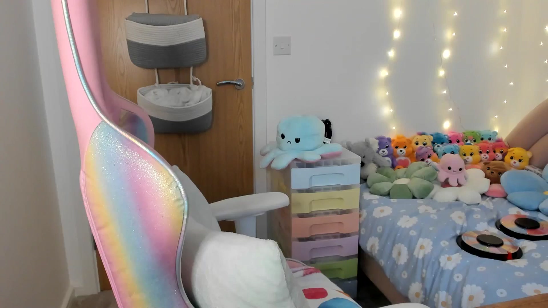 Gallery image thumbnail from JessieBear_'s myfreecams stream on, 02/14/2025, 17:55 image 14 of 20