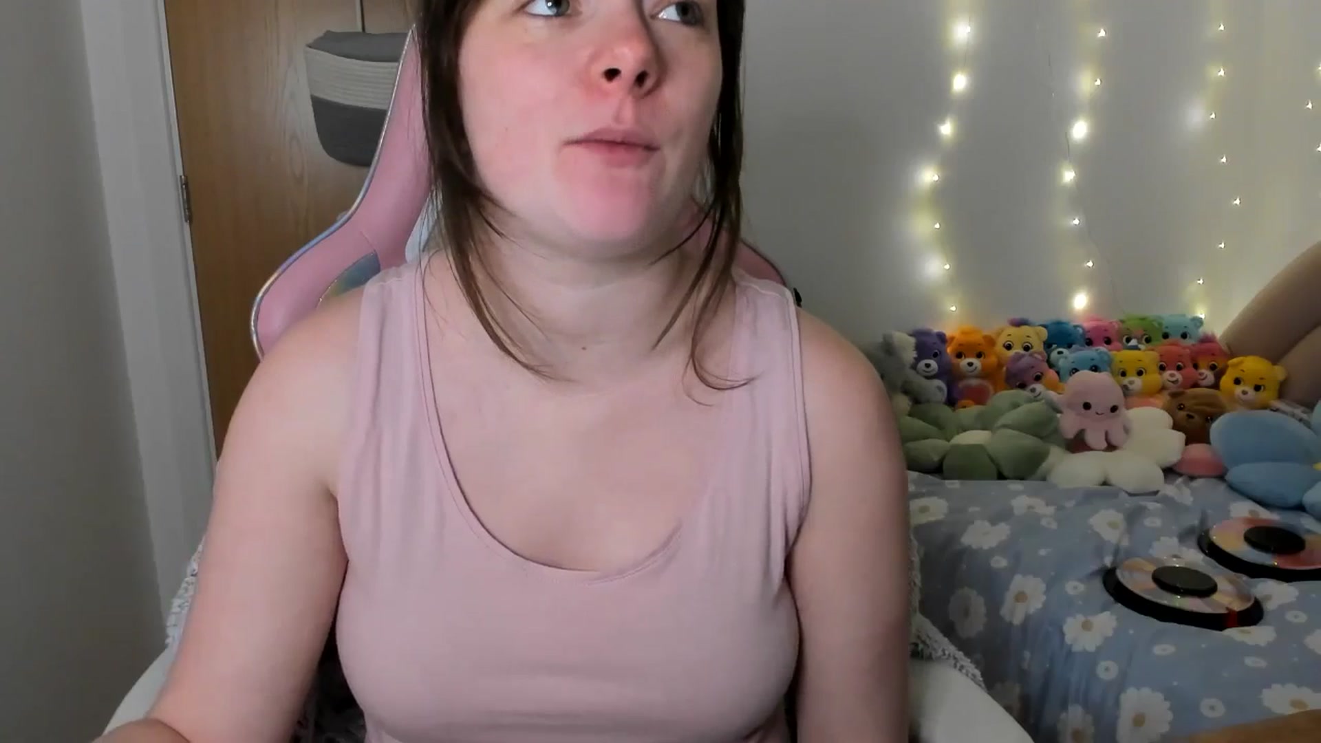 Gallery image thumbnail from JessieBear_'s myfreecams stream on, 02/14/2025, 18:05 image 16 of 20