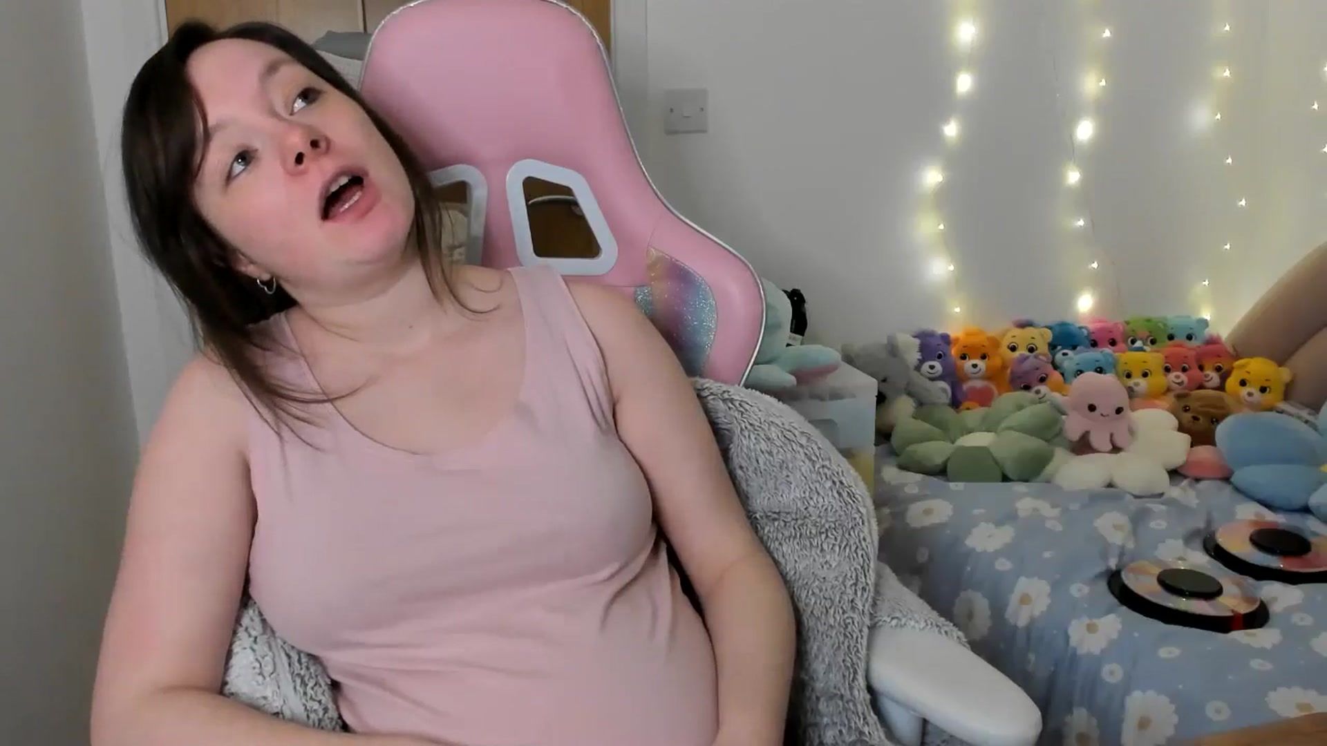 Gallery image thumbnail from JessieBear_'s myfreecams stream on, 02/14/2025, 18:05 image 12 of 20