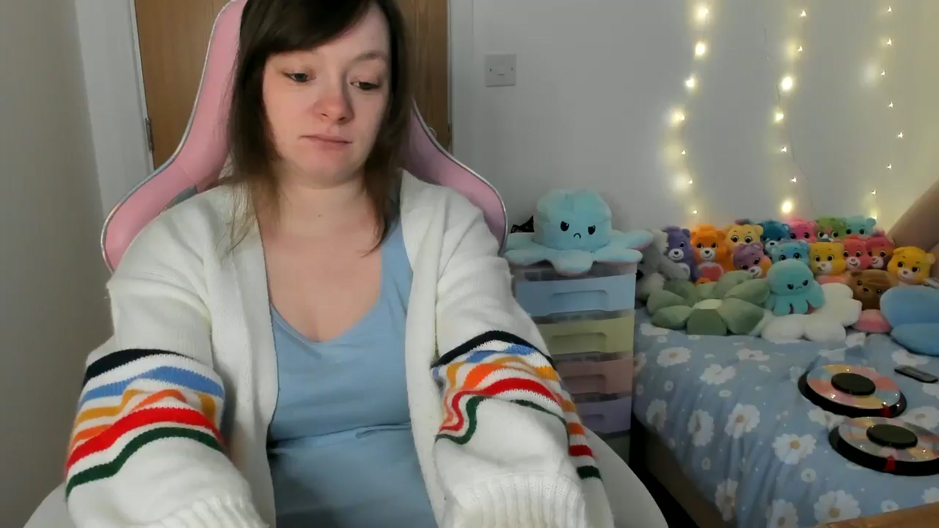 Gallery image thumbnail from JessieBear_'s myfreecams stream on, 02/17/2025, 17:37 image 19 of 20