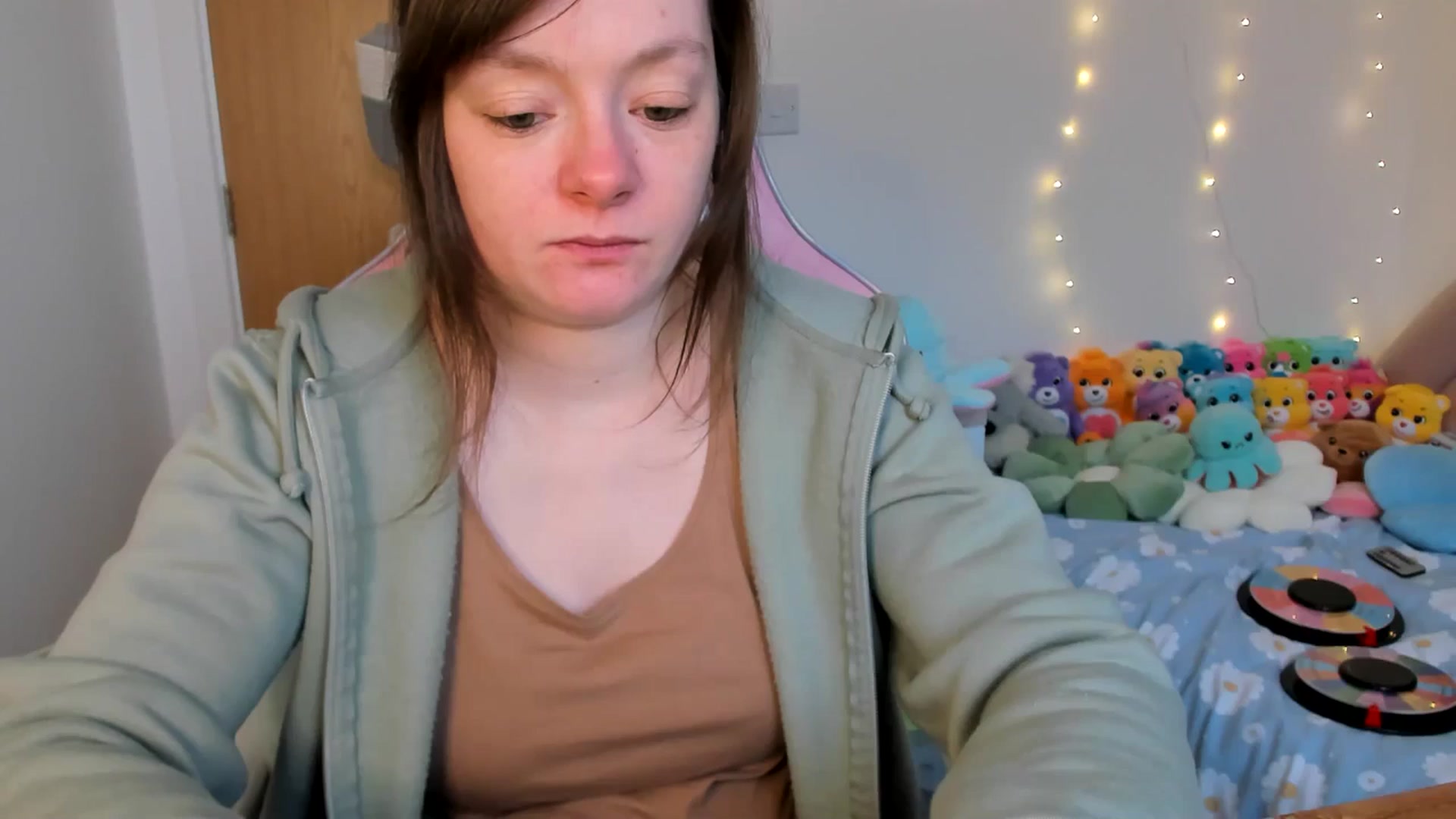 Gallery image thumbnail from JessieBear_'s myfreecams stream on, 02/18/2025, 18:06 image 9 of 20