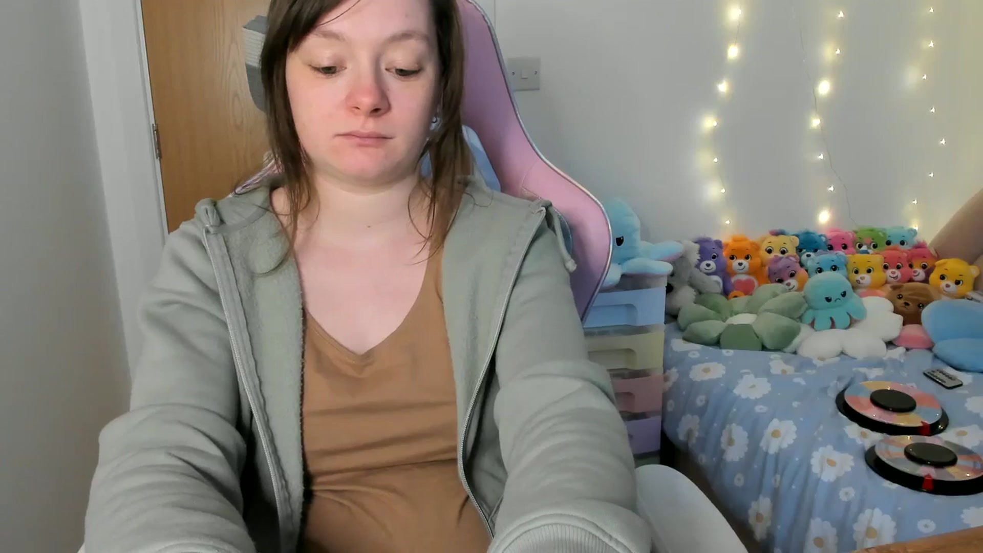 Gallery image thumbnail from JessieBear_'s myfreecams stream on, 02/18/2025, 18:06 image 15 of 20