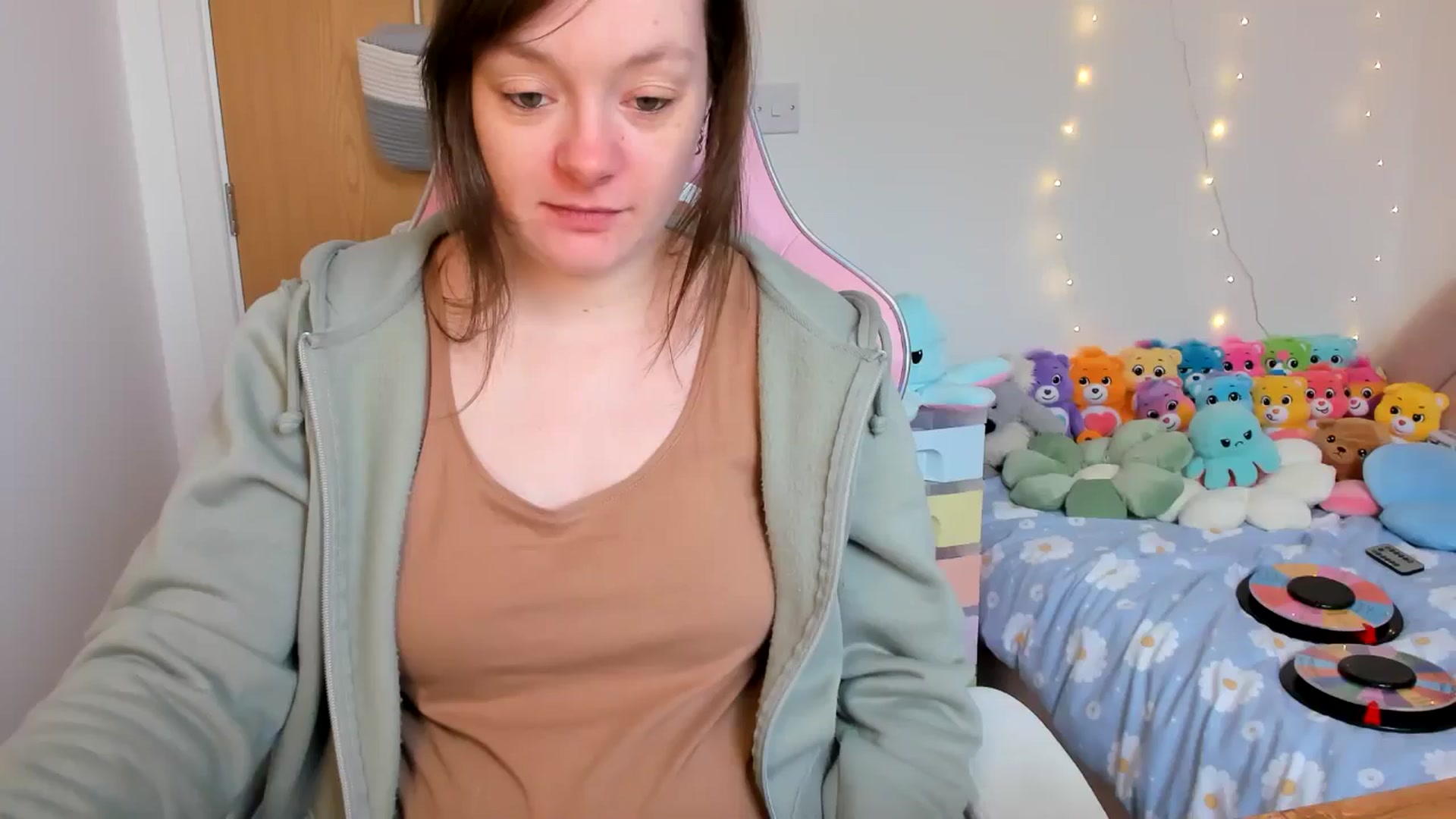 Gallery image thumbnail from JessieBear_'s myfreecams stream on, 02/18/2025, 18:06 image 1 of 20