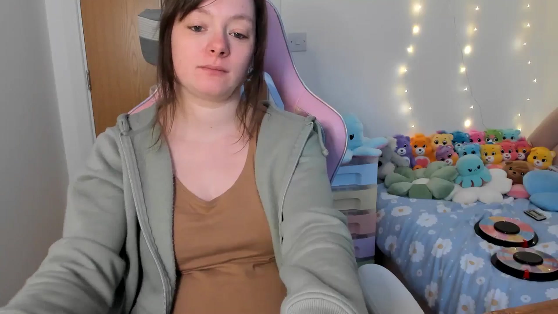 Gallery image thumbnail from JessieBear_'s myfreecams stream on, 02/18/2025, 18:06 image 14 of 20