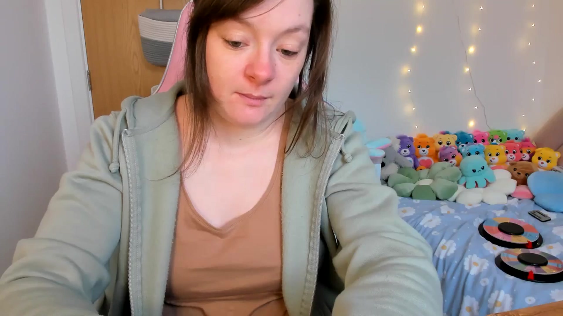 Gallery image thumbnail from JessieBear_'s myfreecams stream on, 02/18/2025, 18:06 image 6 of 20