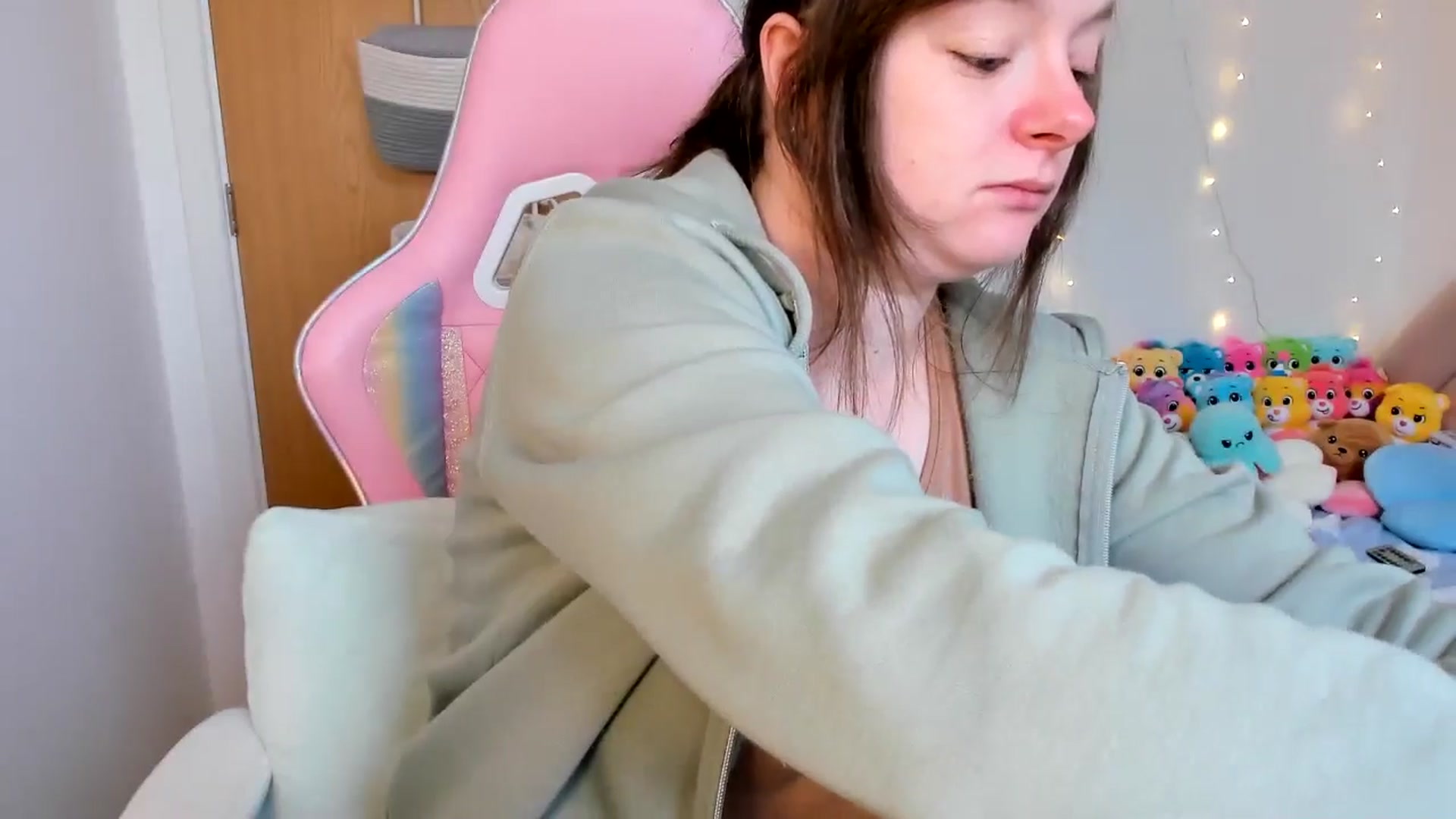 Gallery image thumbnail from JessieBear_'s myfreecams stream on, 02/18/2025, 18:06 image 5 of 20