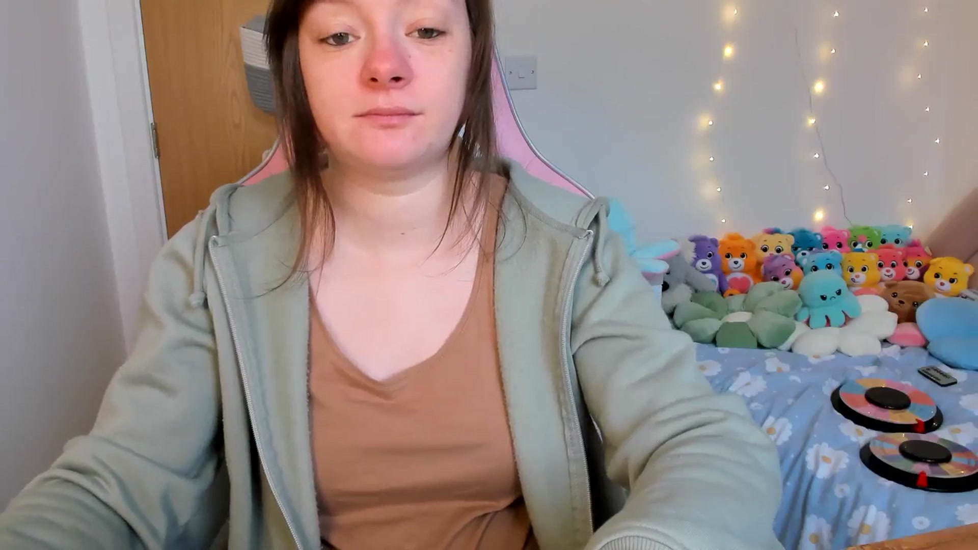 Gallery image thumbnail from JessieBear_'s myfreecams stream on, 02/18/2025, 18:06 image 7 of 20
