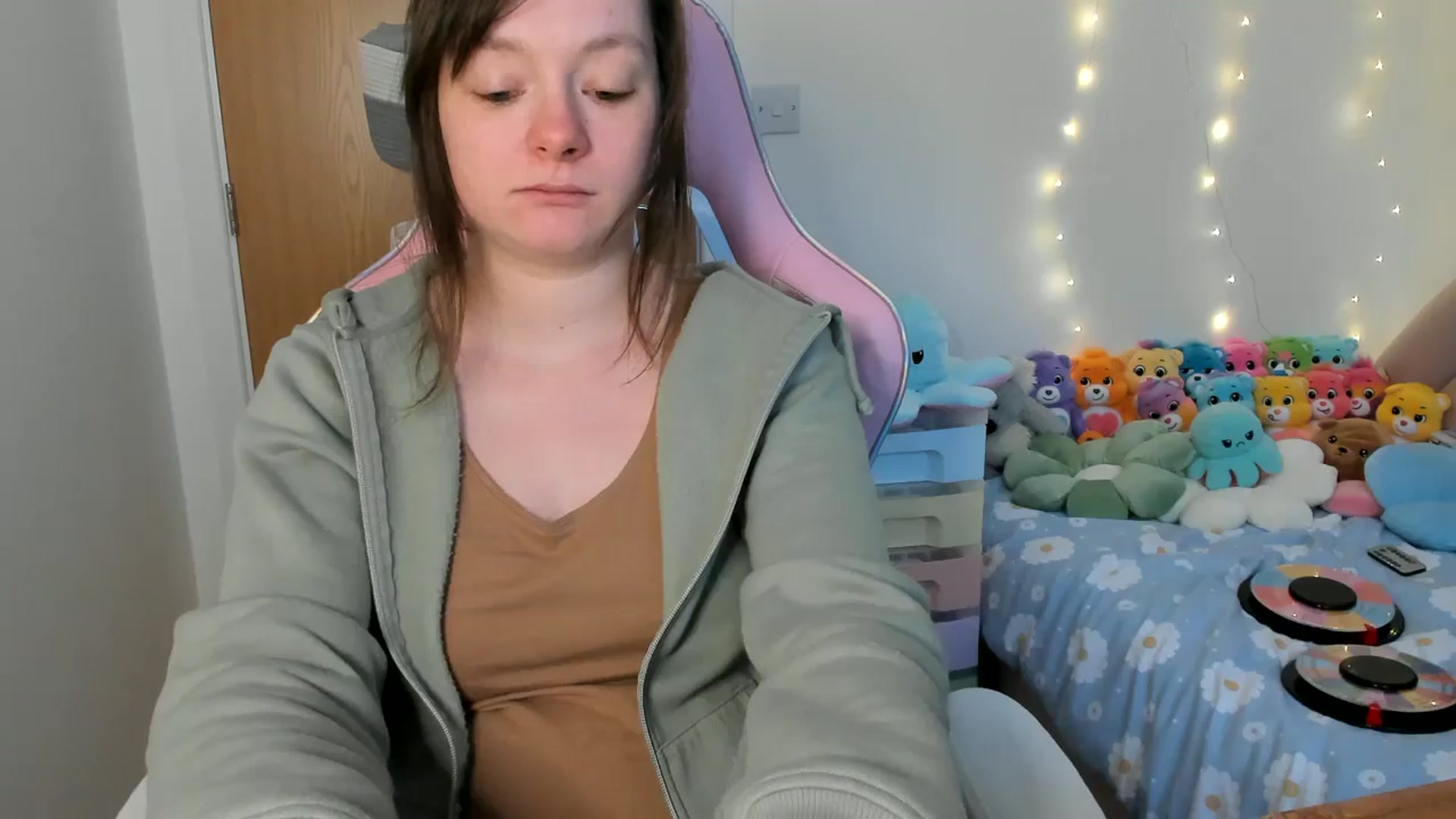 Gallery image thumbnail from JessieBear_'s myfreecams stream on, 02/18/2025, 18:06 image 13 of 20