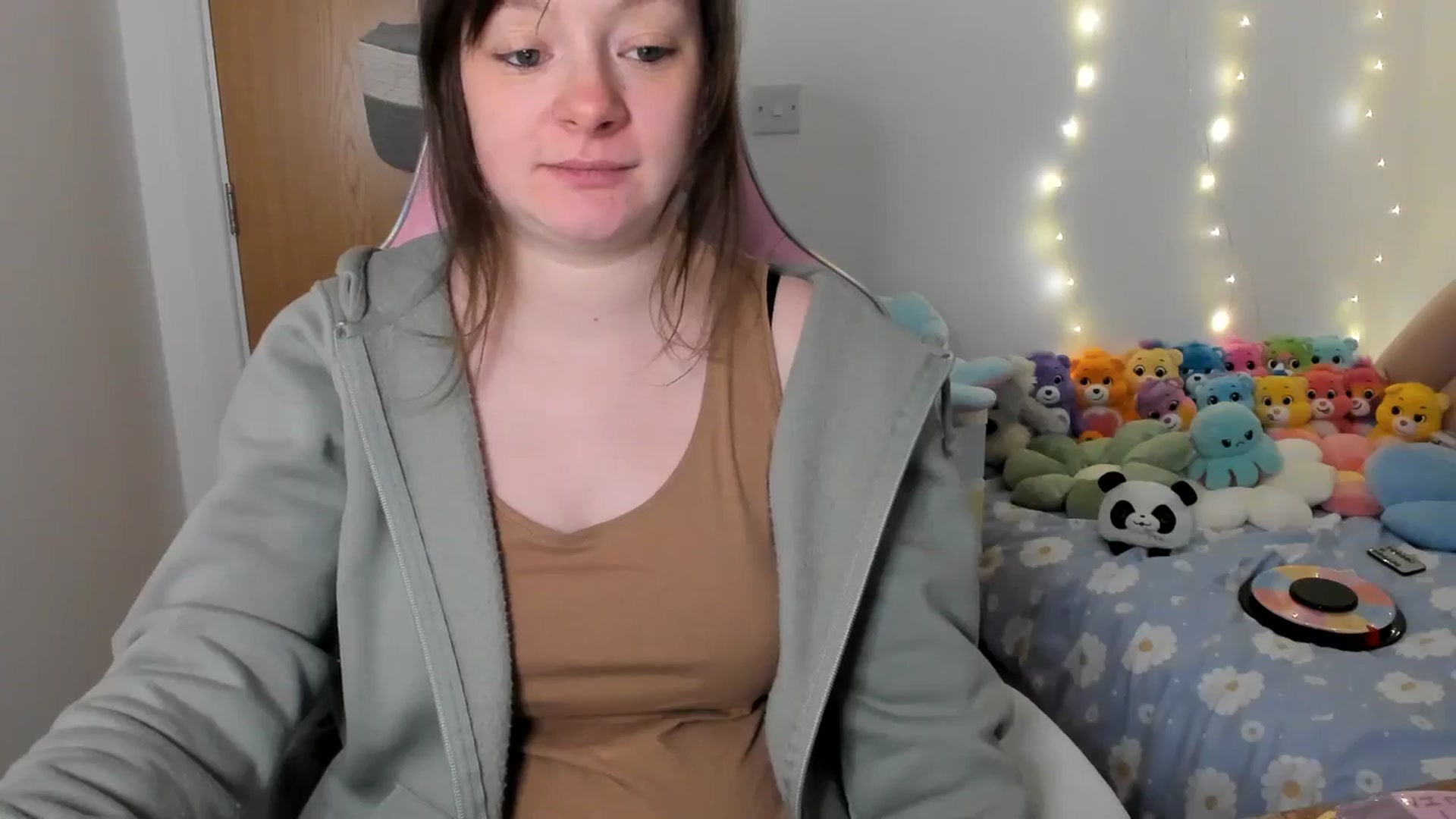 Gallery image thumbnail from JessieBear_'s myfreecams stream on, 02/18/2025, 18:06 image 18 of 20