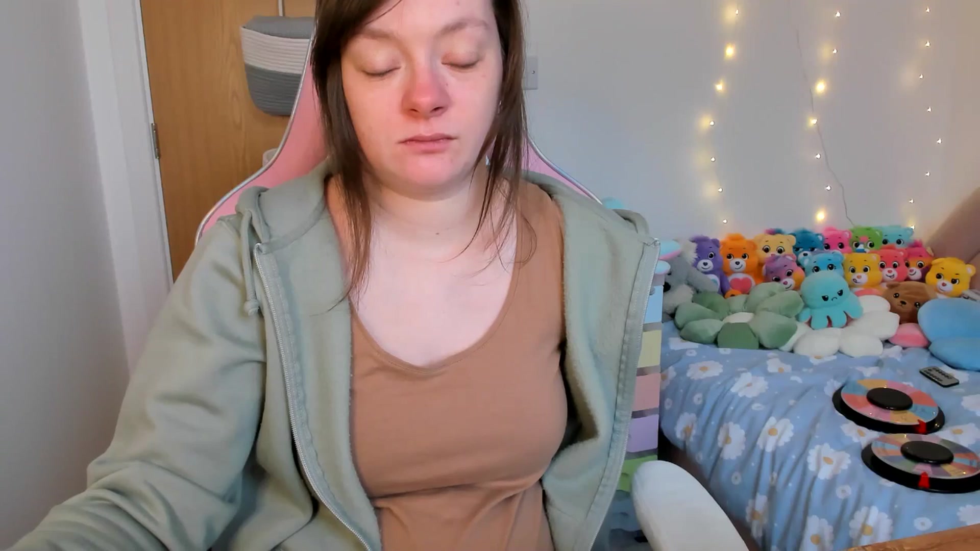 Gallery image thumbnail from JessieBear_'s myfreecams stream on, 02/18/2025, 18:06 image 8 of 20