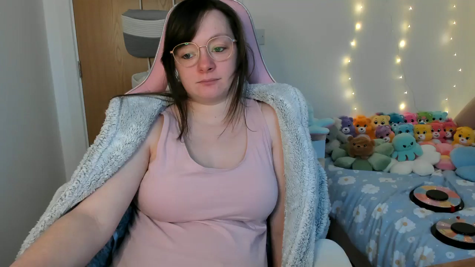Gallery image thumbnail from JessieBear_'s myfreecams stream on, 02/19/2025, 17:19 image 17 of 20