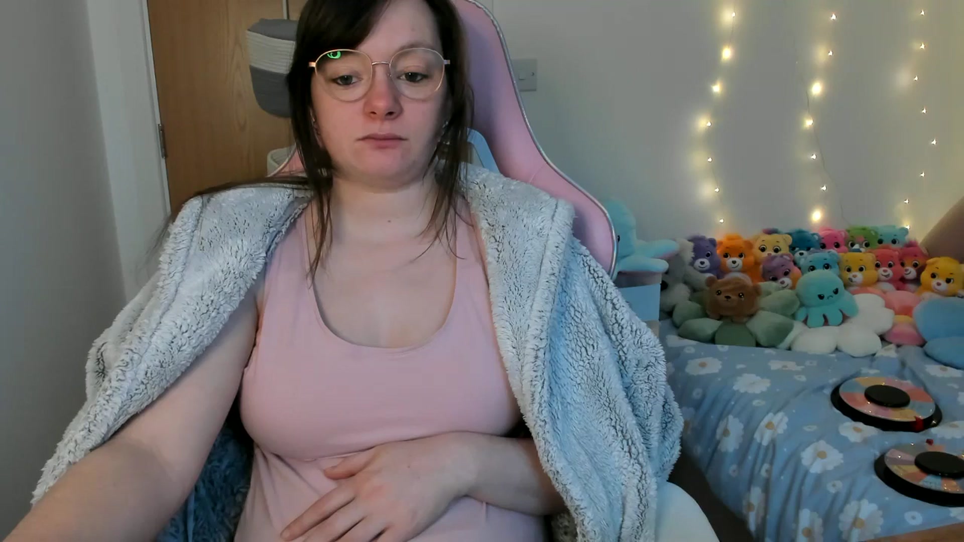 Gallery image thumbnail from JessieBear_'s myfreecams stream on, 02/19/2025, 17:19 image 8 of 20