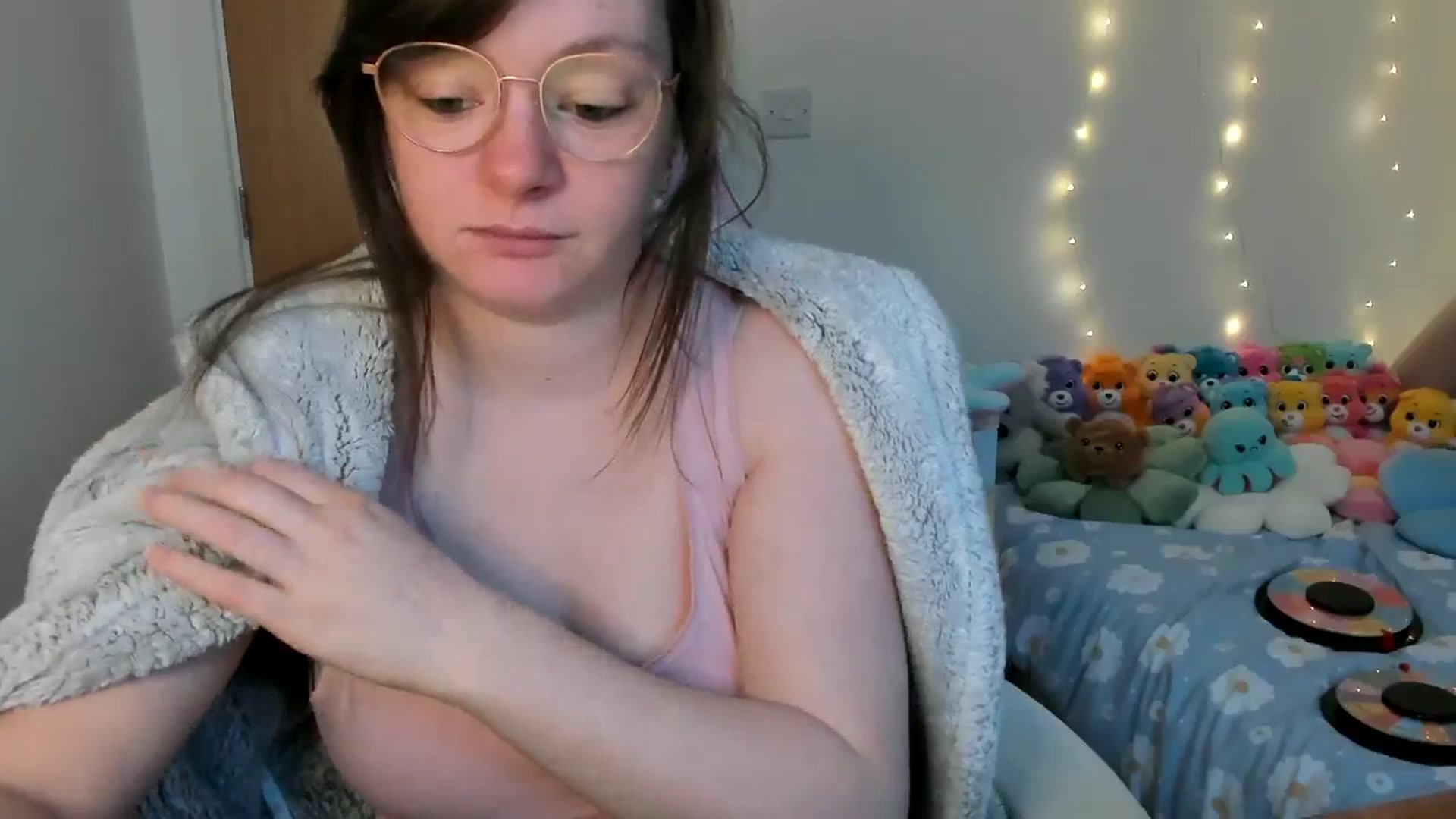 Gallery image thumbnail from JessieBear_'s myfreecams stream on, 02/19/2025, 17:19 image 14 of 20