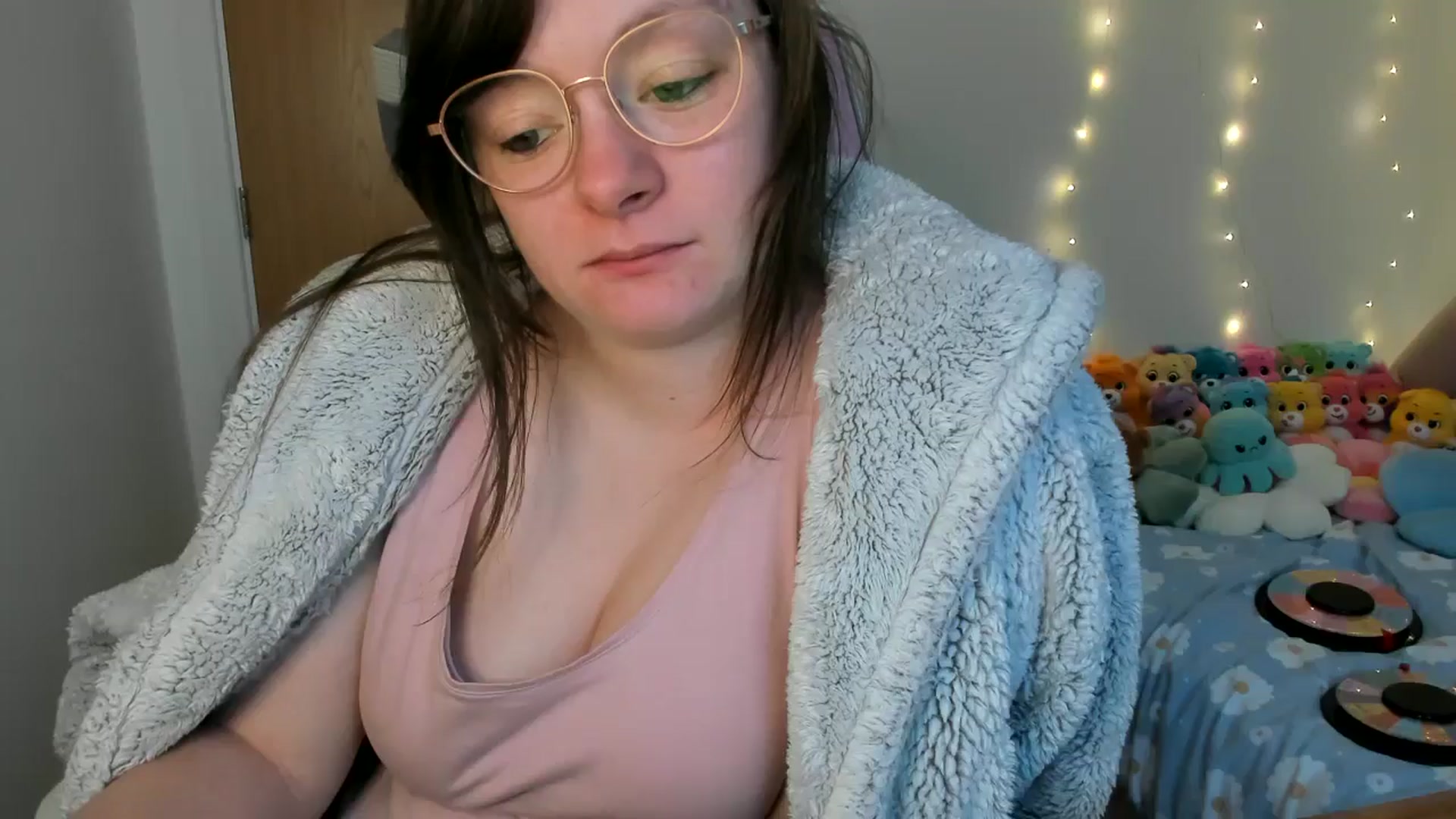 Gallery image thumbnail from JessieBear_'s myfreecams stream on, 02/19/2025, 17:19 image 1 of 20