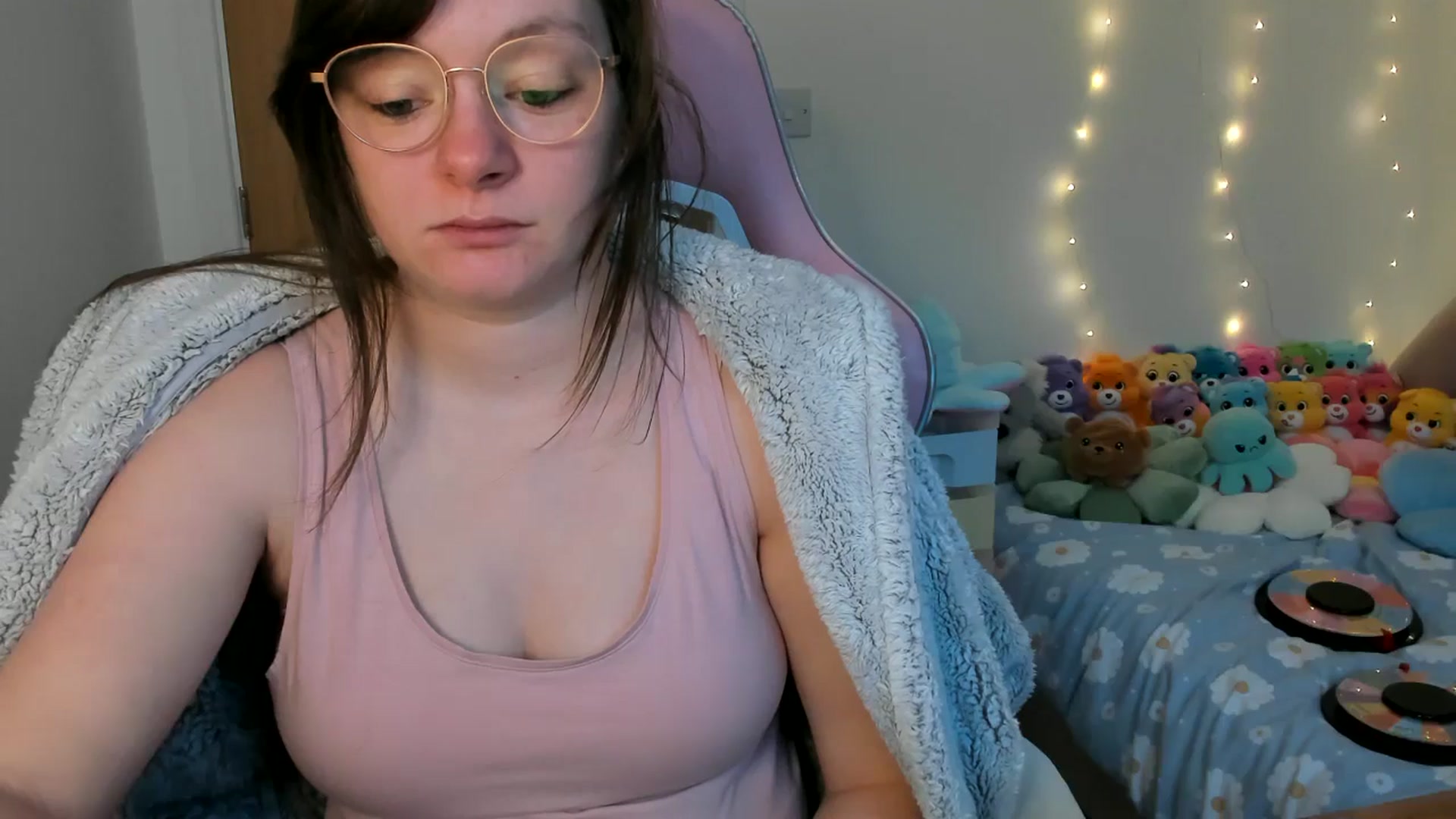 Gallery image thumbnail from JessieBear_'s myfreecams stream on, 02/19/2025, 17:19 image 12 of 20