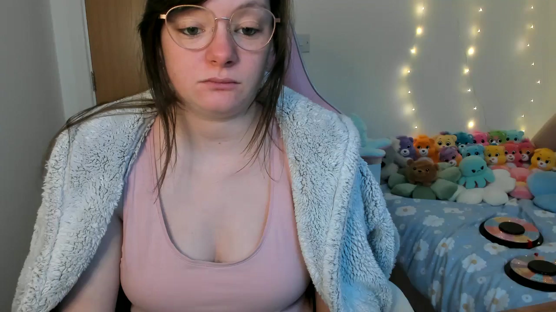 Gallery image thumbnail from JessieBear_'s myfreecams stream on, 02/19/2025, 17:19 image 9 of 20