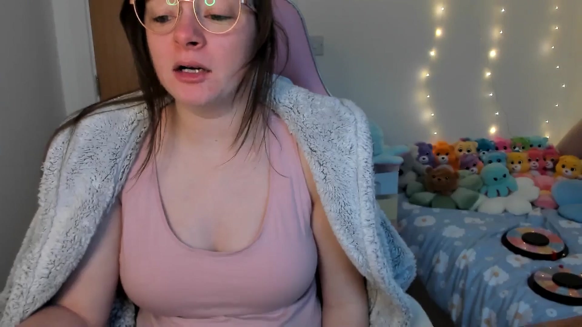 Gallery image thumbnail from JessieBear_'s myfreecams stream on, 02/19/2025, 17:19 image 4 of 20