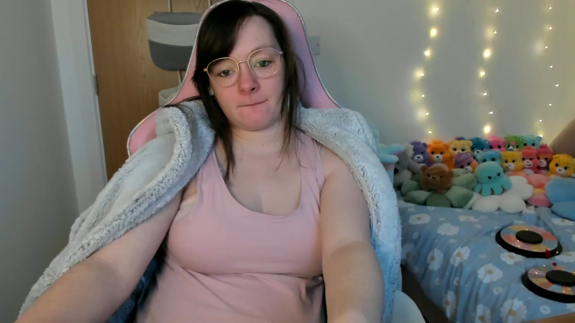 Gallery image thumbnail from JessieBear_'s myfreecams stream on, 02/19/2025, 17:19 image 20 of 20