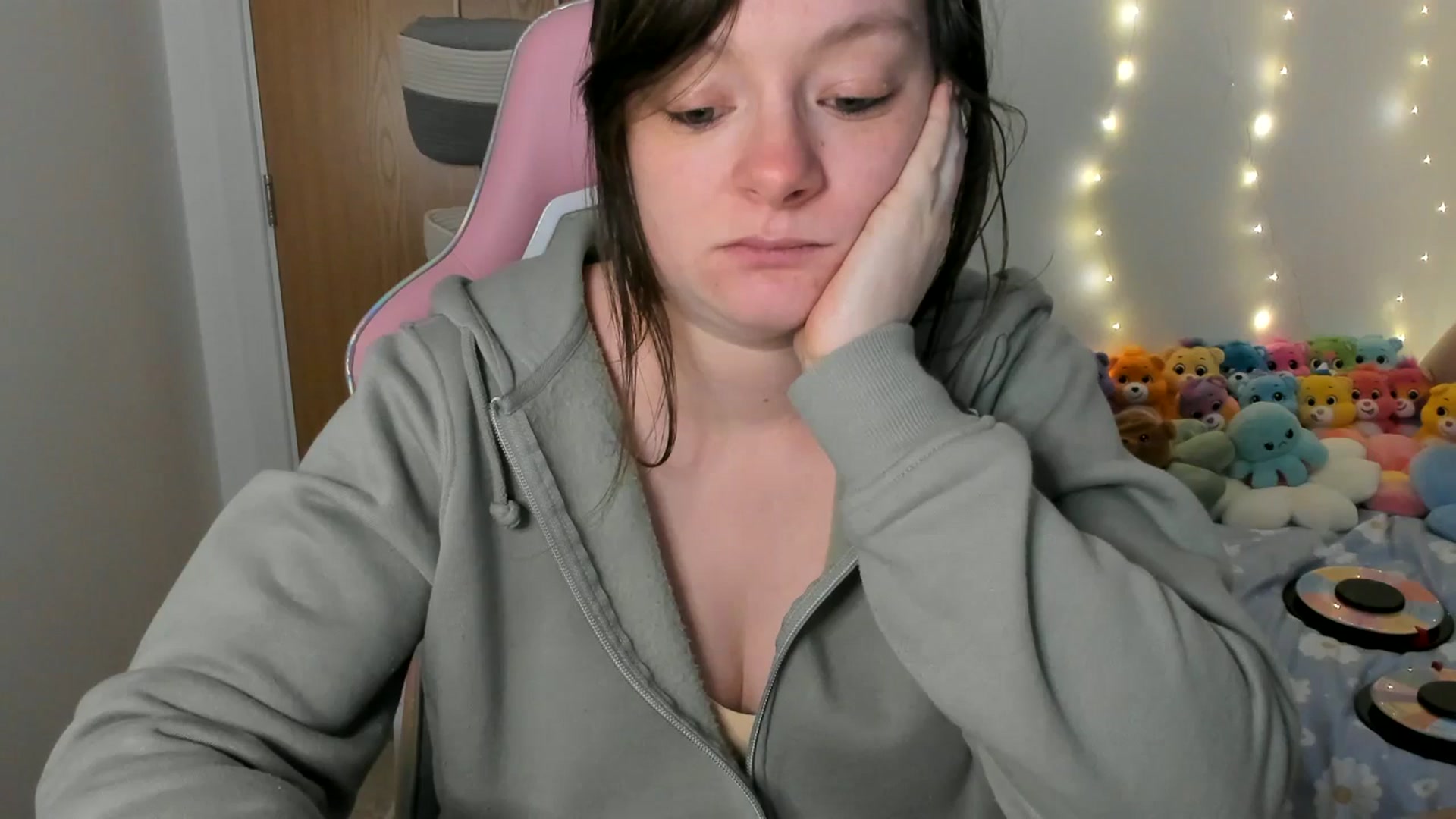 Gallery image thumbnail from JessieBear_'s myfreecams stream on, 02/20/2025, 18:23 image 16 of 20