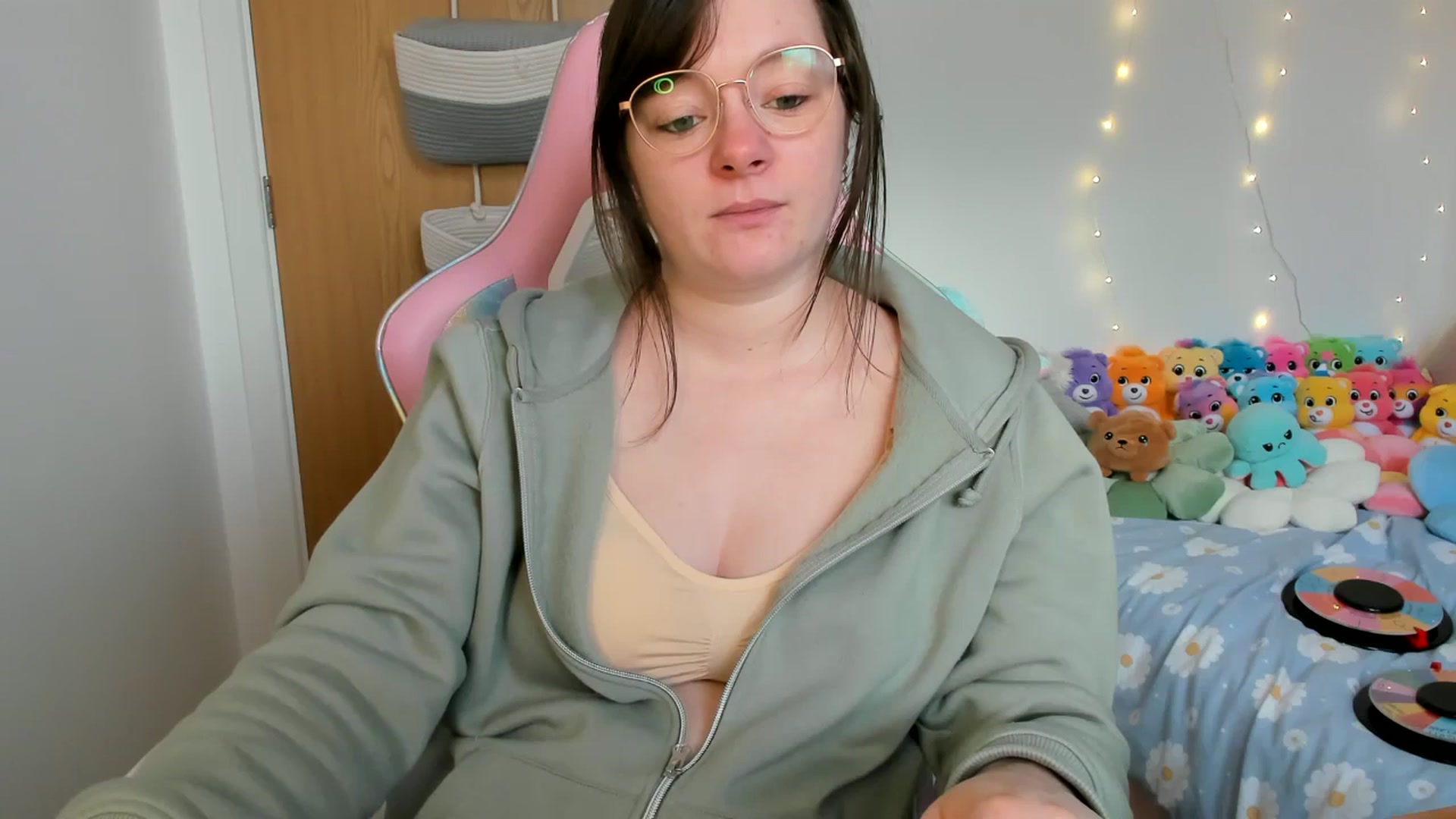 Gallery image thumbnail from JessieBear_'s myfreecams stream on, 02/20/2025, 18:23 image 4 of 20