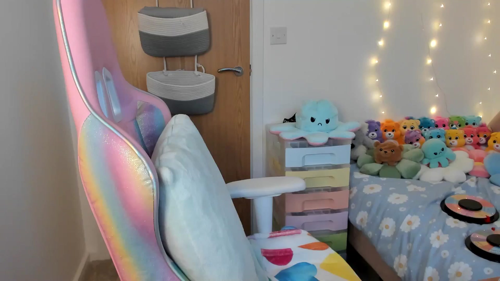 Gallery image thumbnail from JessieBear_'s myfreecams stream on, 02/20/2025, 18:23 image 14 of 20