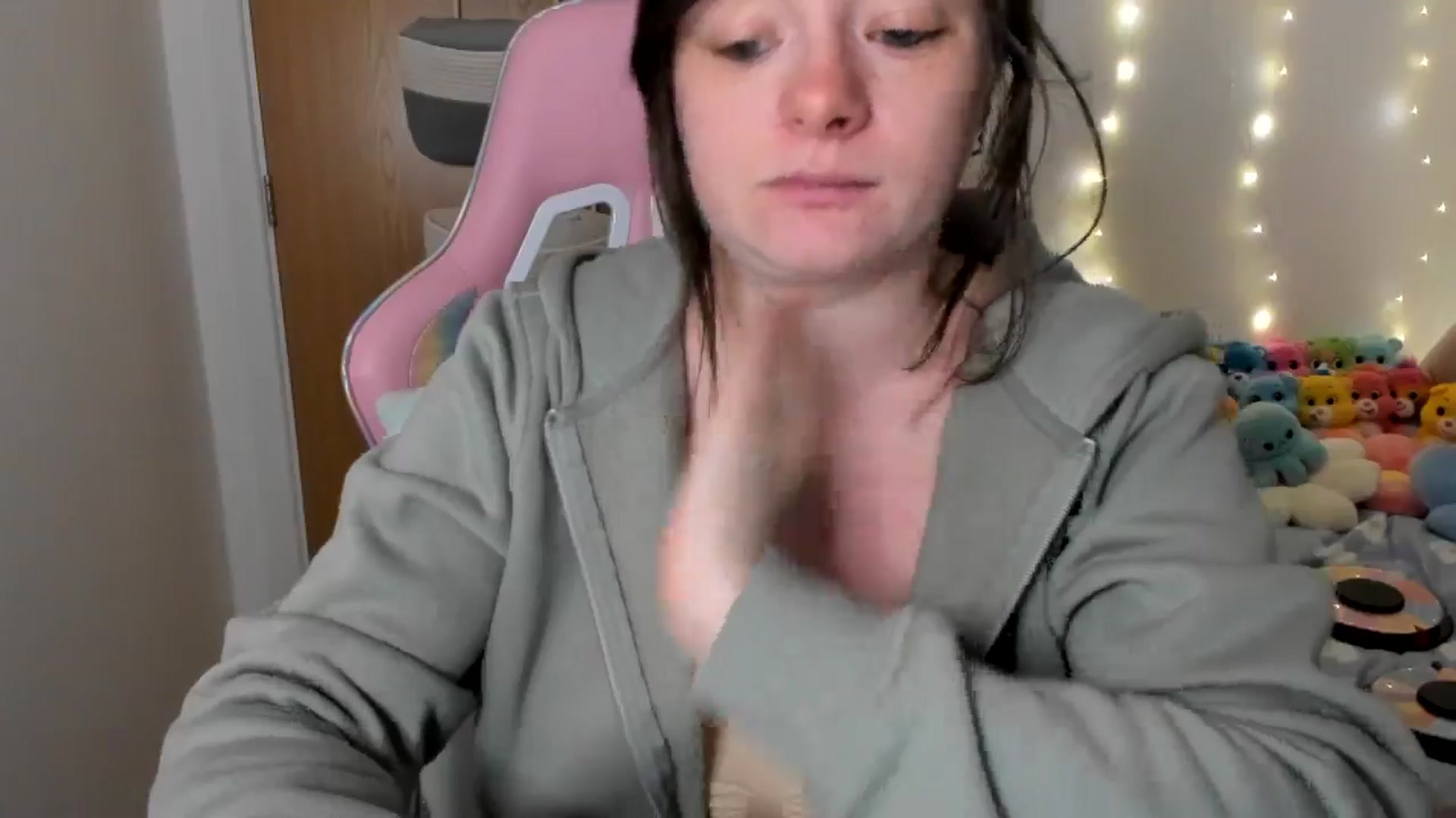 Gallery image thumbnail from JessieBear_'s myfreecams stream on, 02/20/2025, 18:23 image 19 of 20