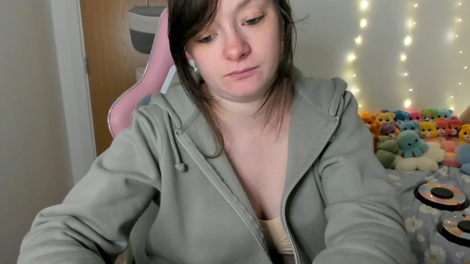 Gallery image thumbnail from JessieBear_'s myfreecams stream on, 02/20/2025, 18:23 image 18 of 20