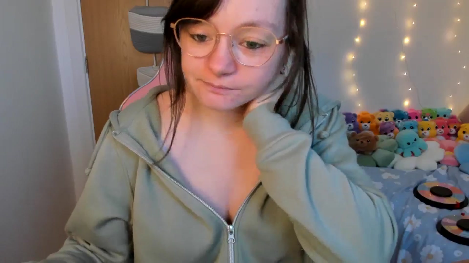 Gallery image thumbnail from JessieBear_'s myfreecams stream on, 02/20/2025, 18:23 image 12 of 20
