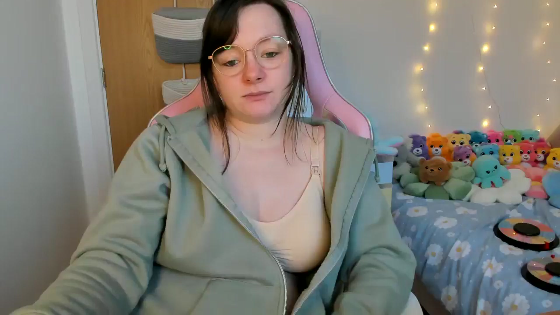 Gallery image thumbnail from JessieBear_'s myfreecams stream on, 02/20/2025, 18:23 image 11 of 20
