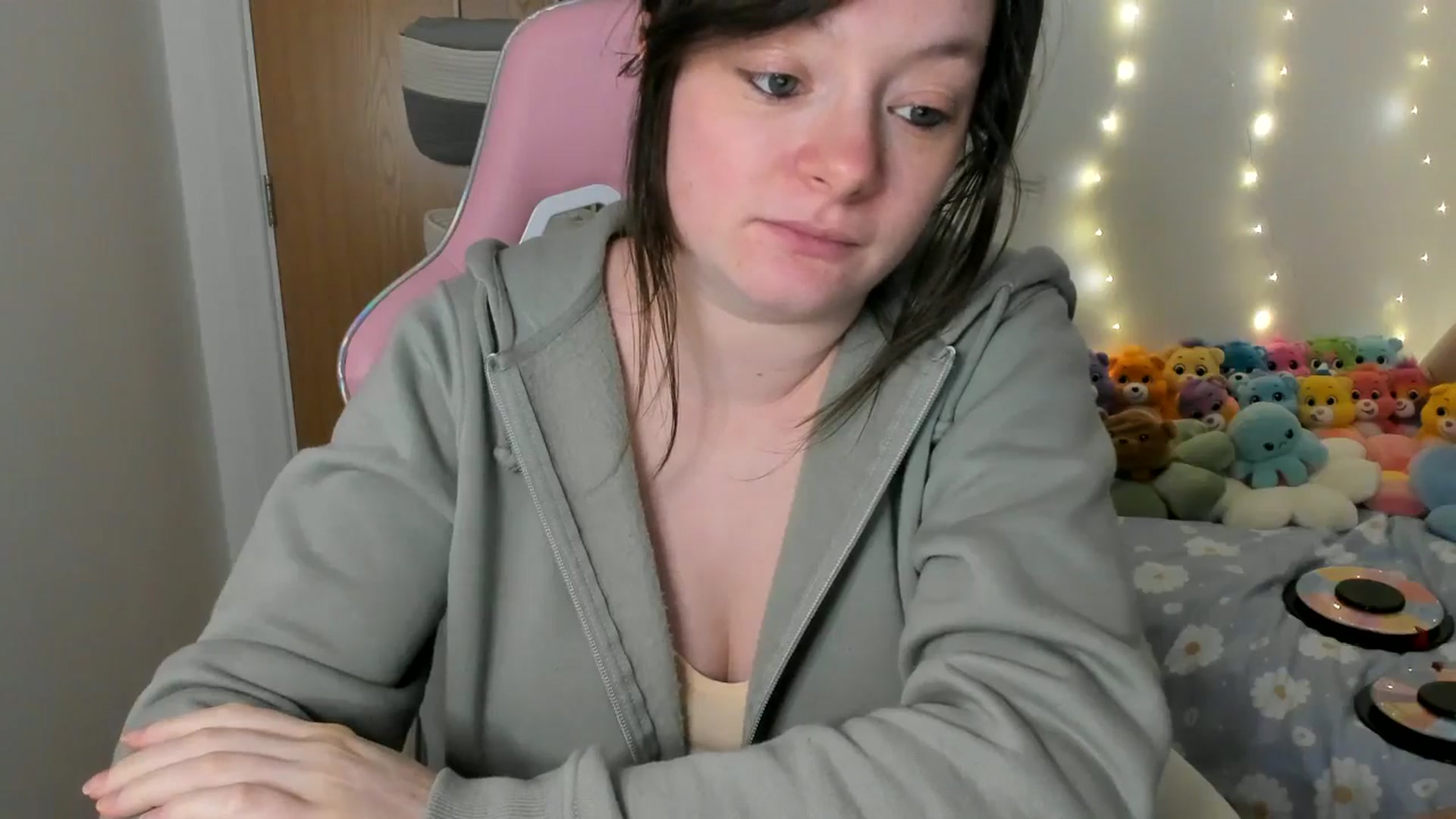 Gallery image thumbnail from JessieBear_'s myfreecams stream on, 02/20/2025, 18:23 image 17 of 20