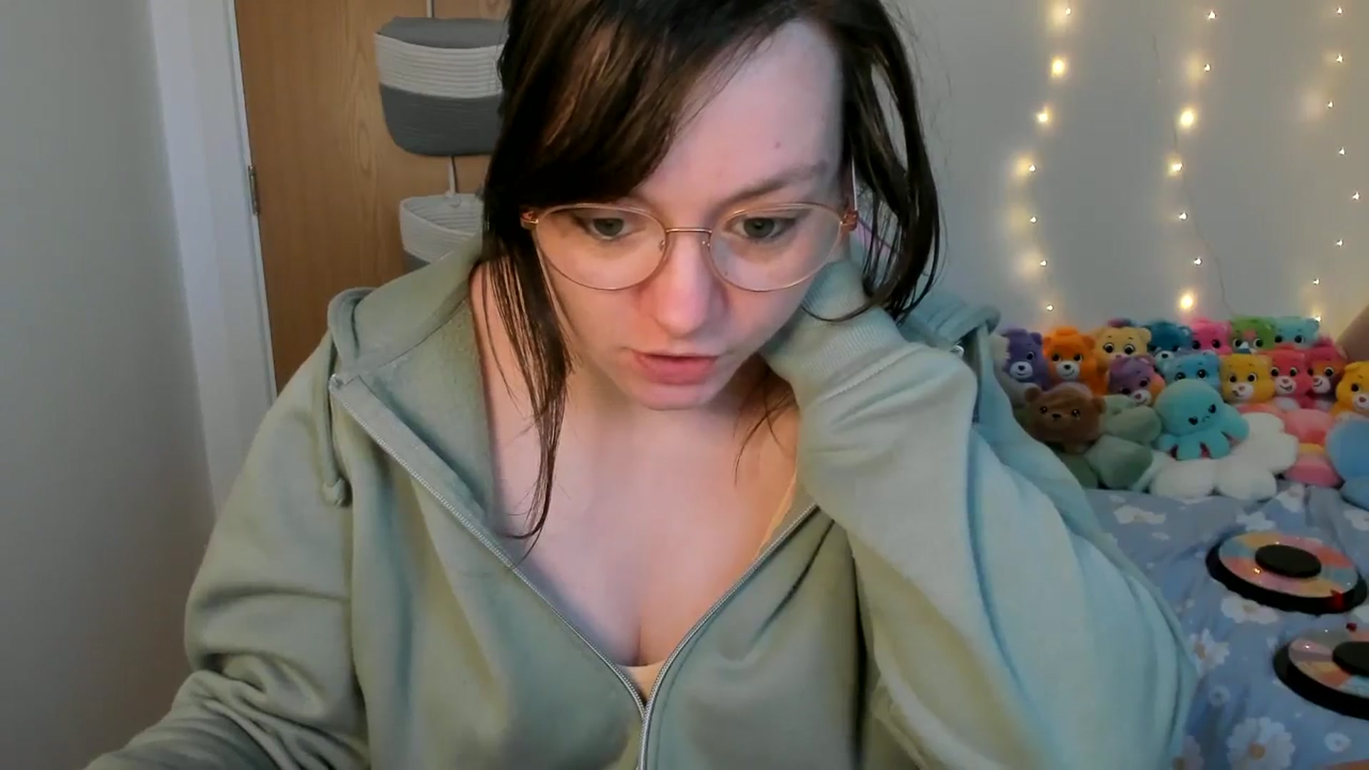Gallery image thumbnail from JessieBear_'s myfreecams stream on, 02/20/2025, 18:23 image 13 of 20