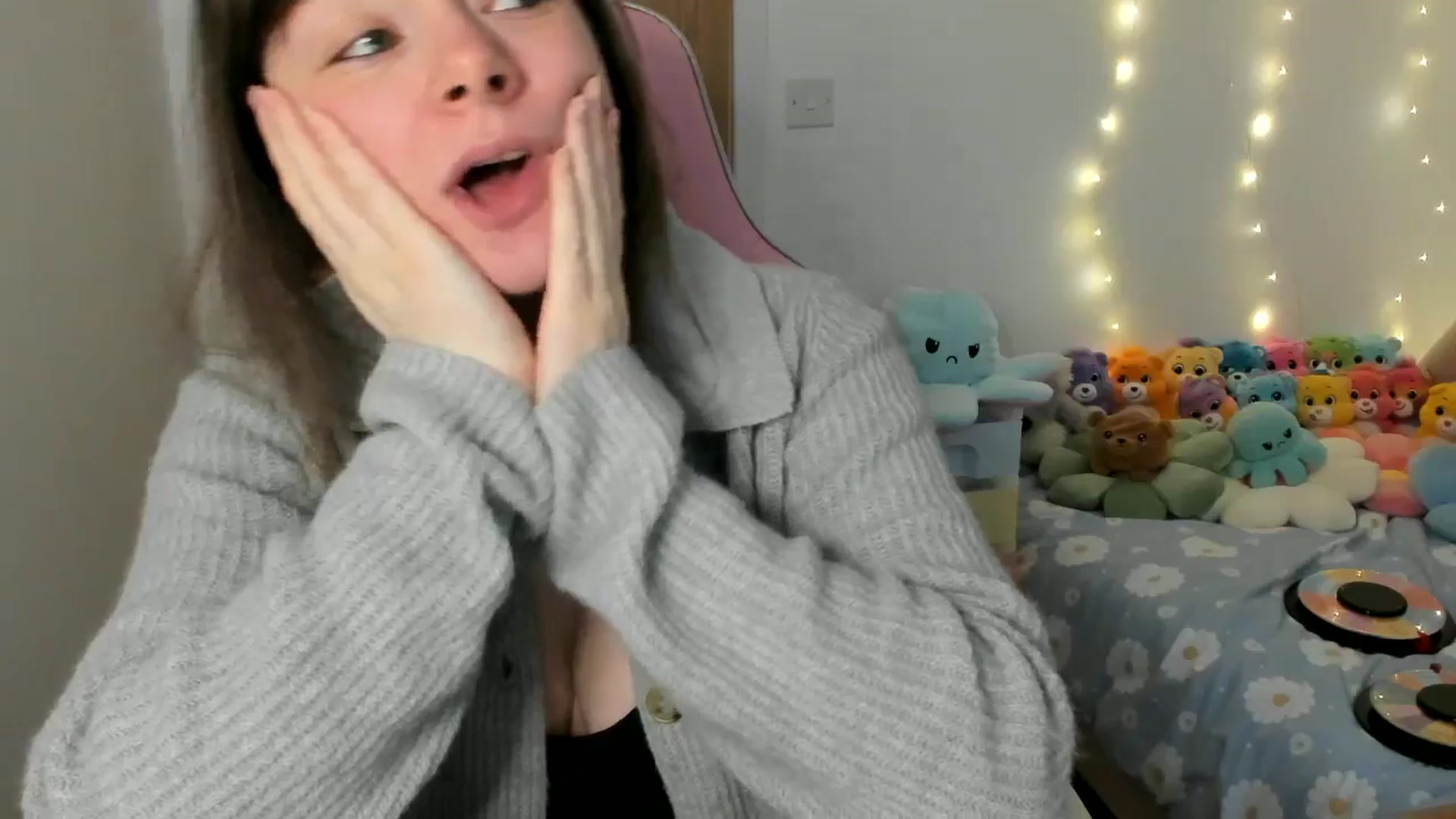 Gallery image thumbnail from JessieBear_'s myfreecams stream on, 02/21/2025, 18:10 image 17 of 20