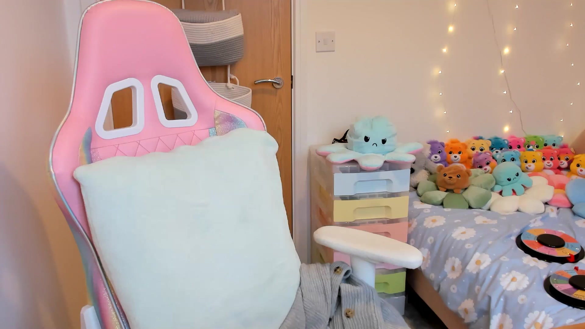 Gallery image thumbnail from JessieBear_'s myfreecams stream on, 02/21/2025, 18:10 image 8 of 20
