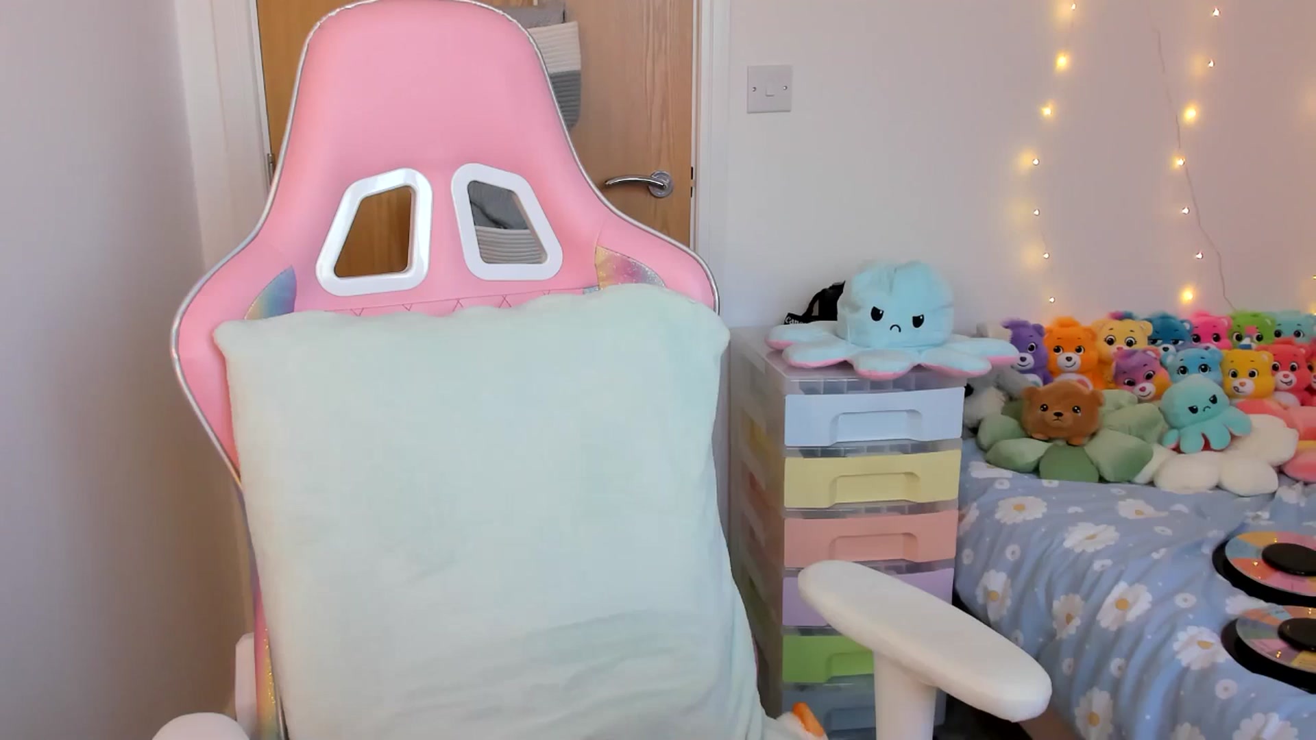 Gallery image thumbnail from JessieBear_'s myfreecams stream on, 02/24/2025, 16:26 image 20 of 20
