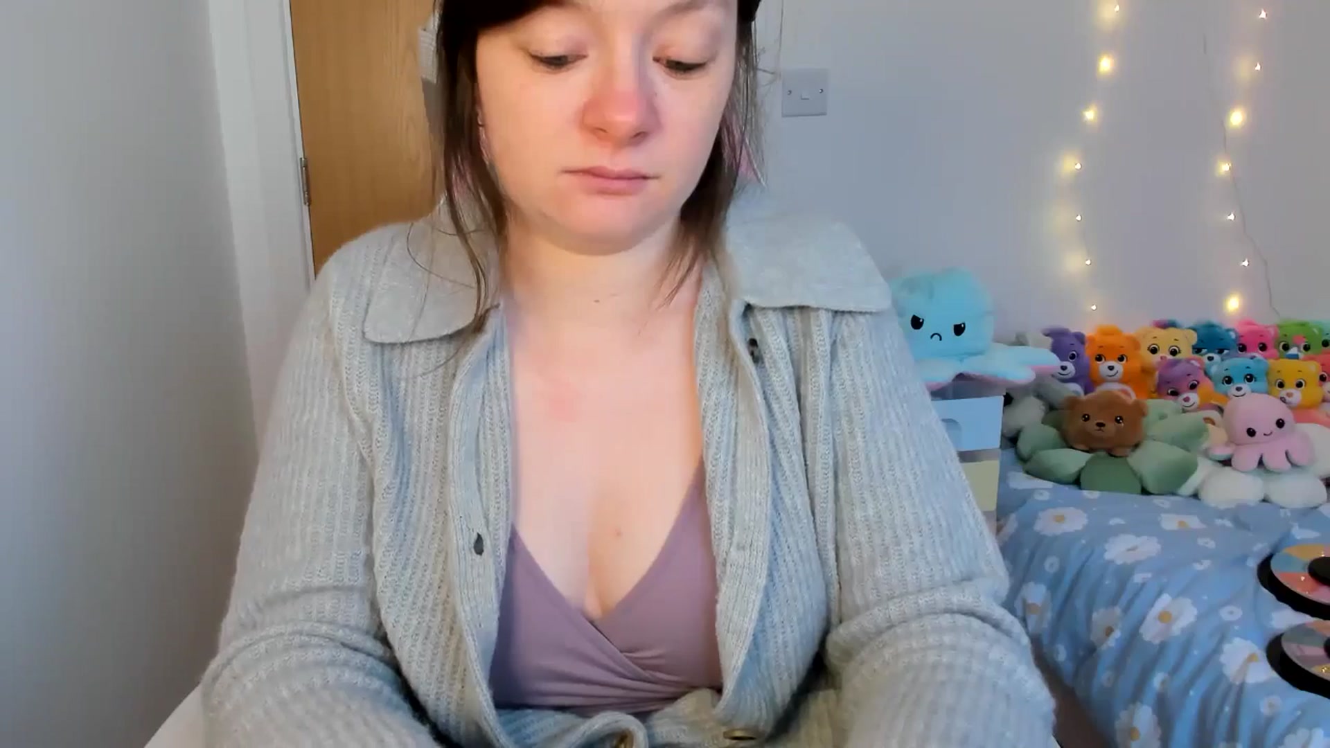 Gallery image thumbnail from JessieBear_'s myfreecams stream on, 02/25/2025, 16:23 image 17 of 20