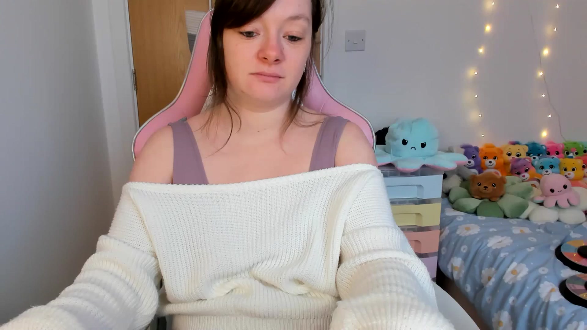 Gallery image thumbnail from JessieBear_'s myfreecams stream on, 02/25/2025, 16:23 image 15 of 20