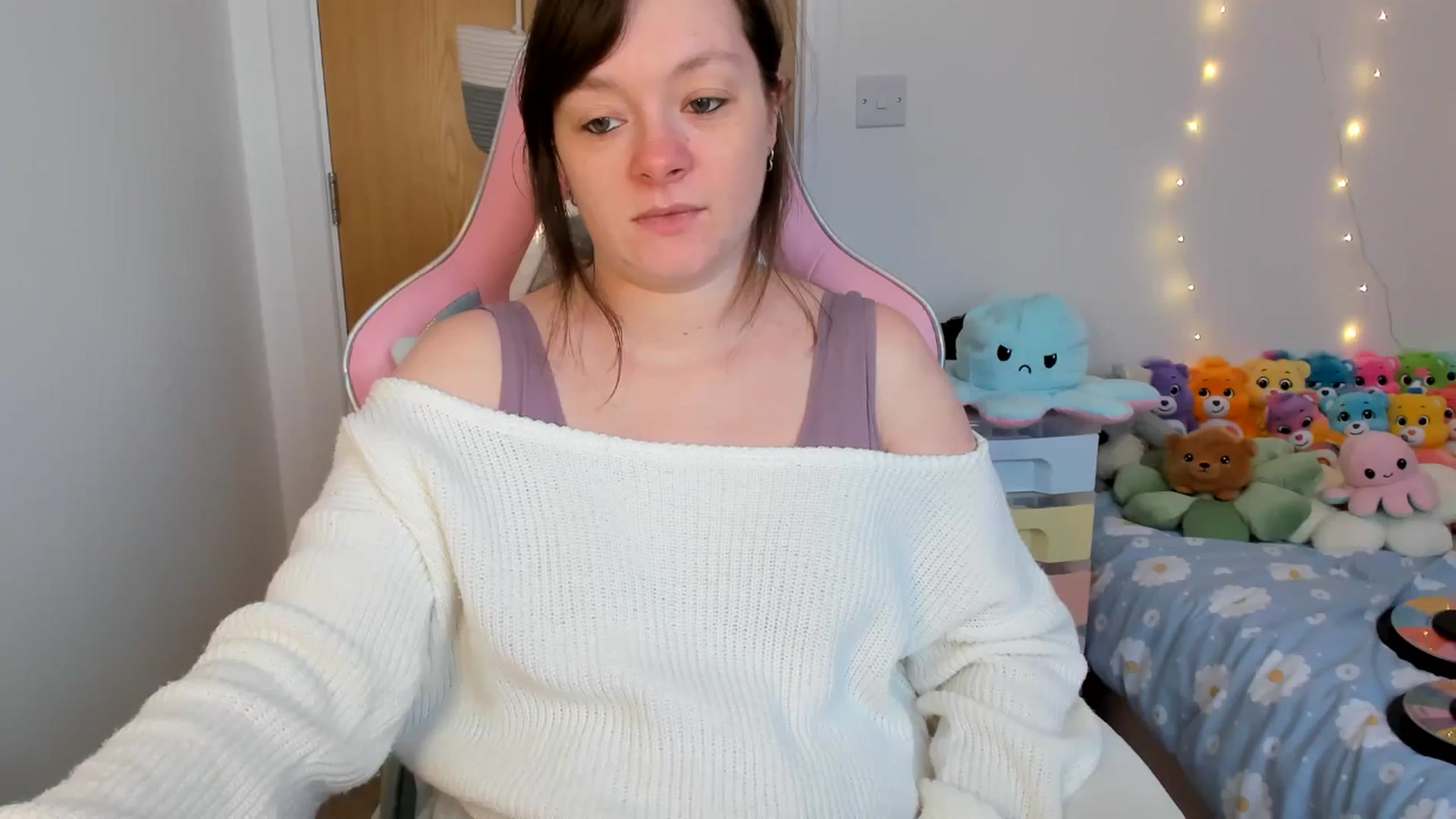 Gallery image thumbnail from JessieBear_'s myfreecams stream on, 02/25/2025, 16:23 image 10 of 20