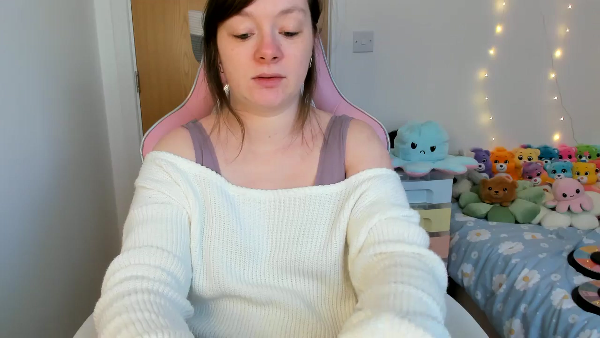 Gallery image thumbnail from JessieBear_'s myfreecams stream on, 02/25/2025, 16:23 image 7 of 20