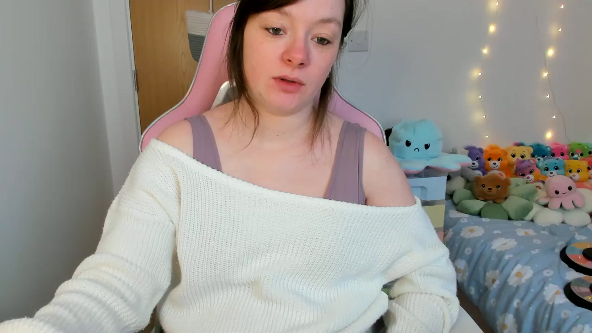 Gallery image thumbnail from JessieBear_'s myfreecams stream on, 02/25/2025, 16:23 image 1 of 20