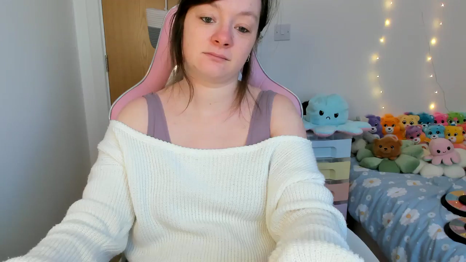 Gallery image thumbnail from JessieBear_'s myfreecams stream on, 02/25/2025, 16:23 image 6 of 20