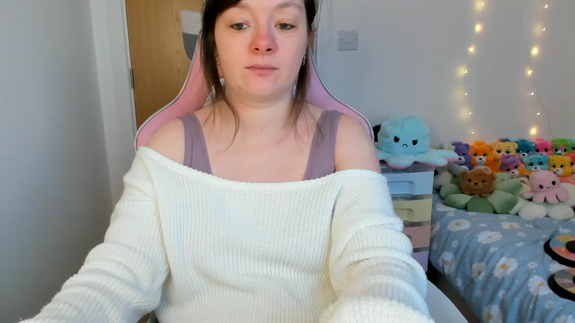 Gallery image thumbnail from JessieBear_'s myfreecams stream on, 02/25/2025, 16:23 image 5 of 20