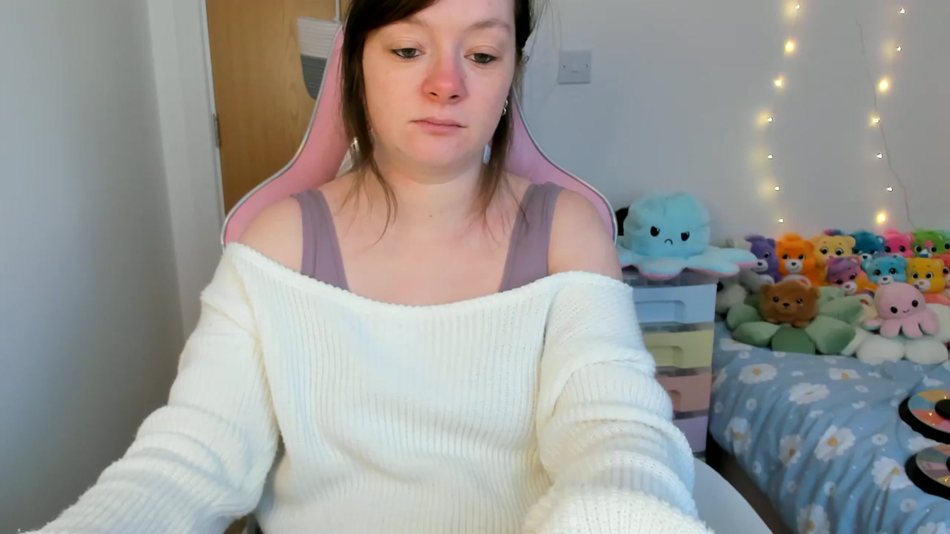 Gallery image thumbnail from JessieBear_'s myfreecams stream on, 02/25/2025, 16:23 image 4 of 20