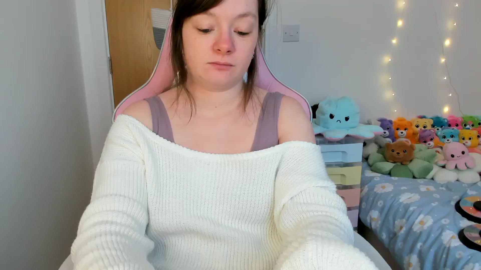 Gallery image thumbnail from JessieBear_'s myfreecams stream on, 02/25/2025, 16:23 image 2 of 20