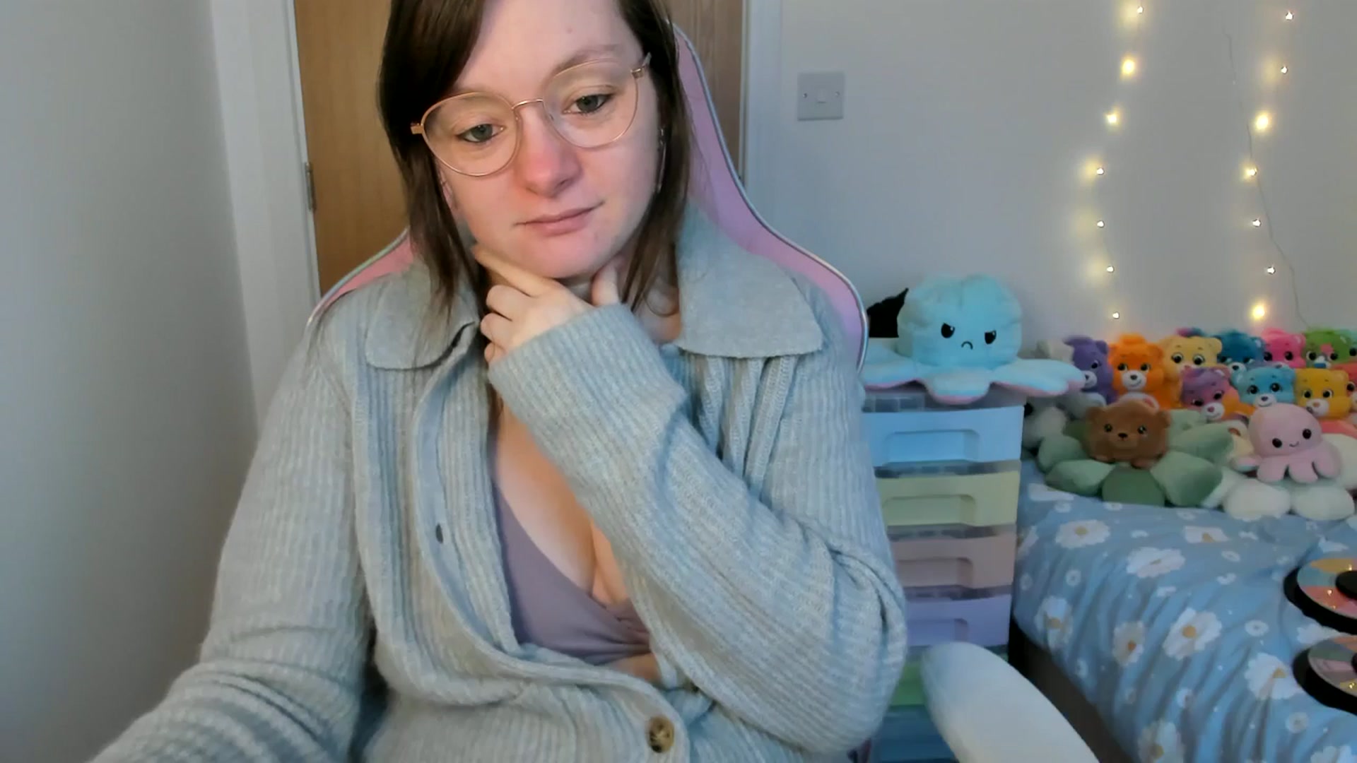 Gallery image thumbnail from JessieBear_'s myfreecams stream on, 02/25/2025, 16:49 image 19 of 20
