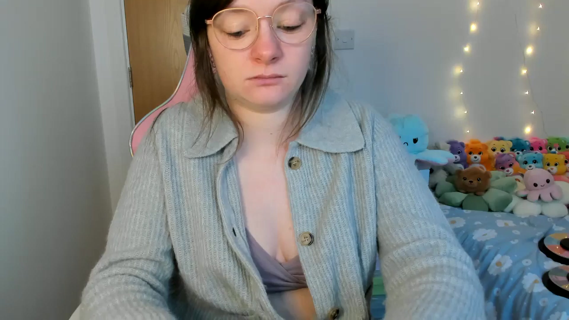 Gallery image thumbnail from JessieBear_'s myfreecams stream on, 02/25/2025, 16:49 image 17 of 20
