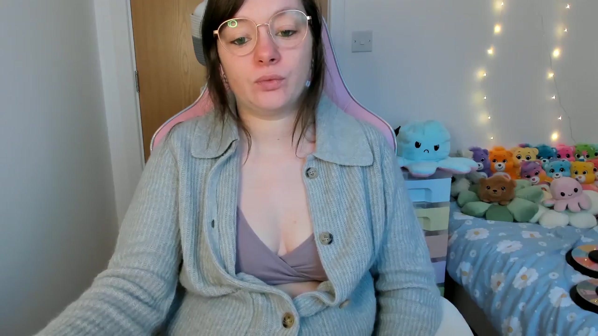 Gallery image thumbnail from JessieBear_'s myfreecams stream on, 02/25/2025, 16:49 image 20 of 20