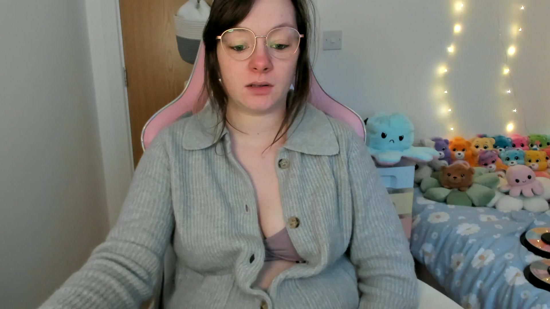 Gallery image thumbnail from JessieBear_'s myfreecams stream on, 02/25/2025, 17:56 image 1 of 20