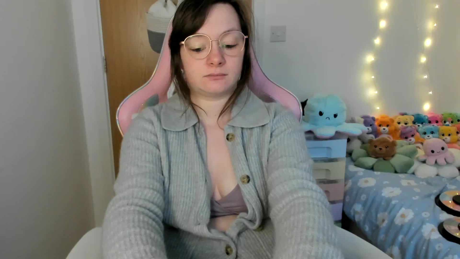 Gallery image thumbnail from JessieBear_'s myfreecams stream on, 02/25/2025, 17:56 image 7 of 20