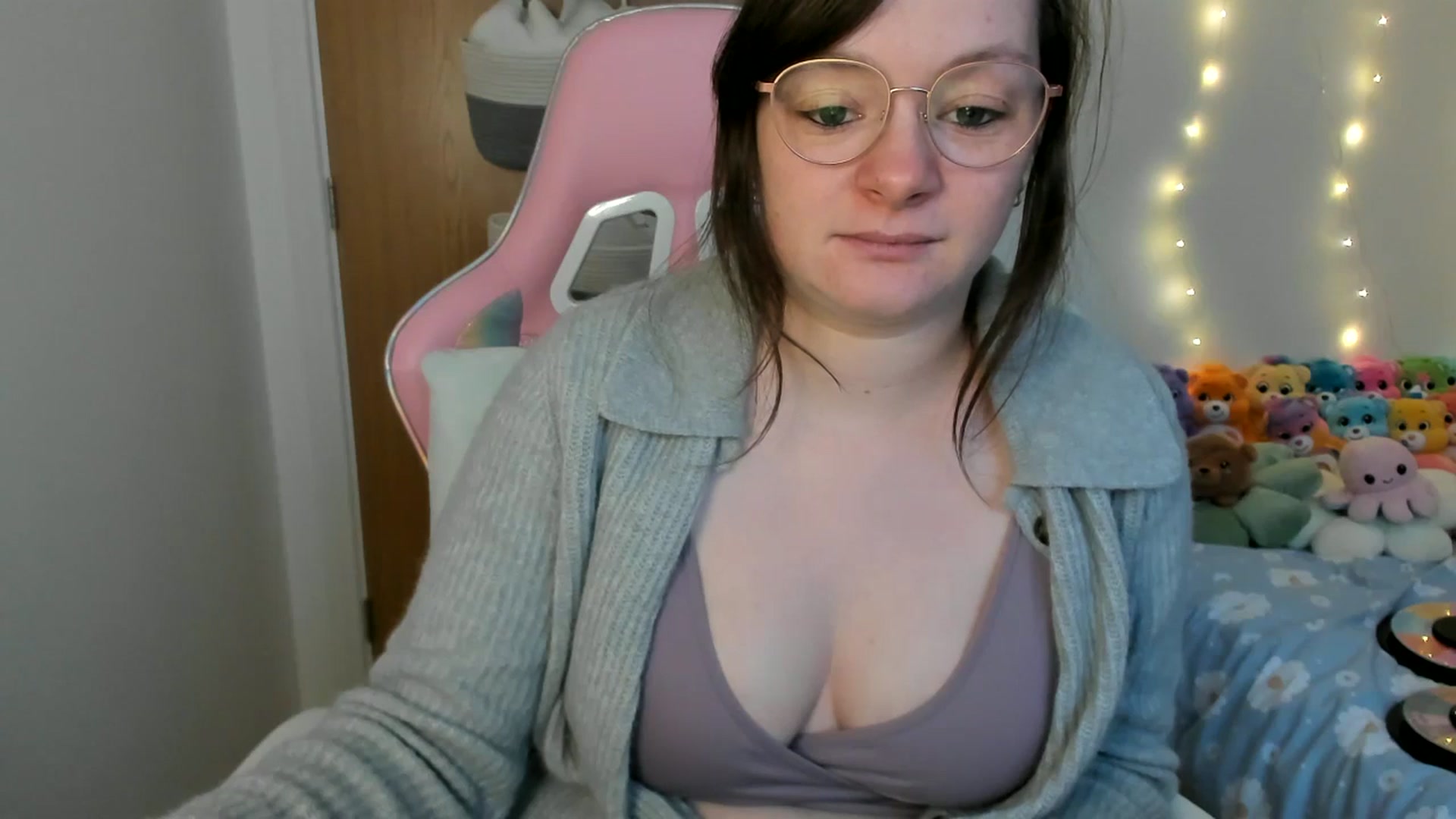 Gallery image thumbnail from JessieBear_'s myfreecams stream on, 02/25/2025, 17:56 image 4 of 20
